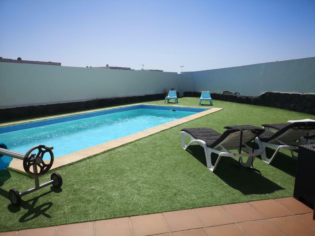 VillaAntonia private huge heated pool&super fast wifi Playa Blanca  Esterno foto
