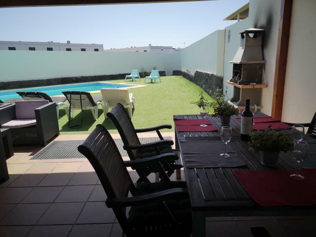 VillaAntonia private huge heated pool&super fast wifi Playa Blanca  Esterno foto